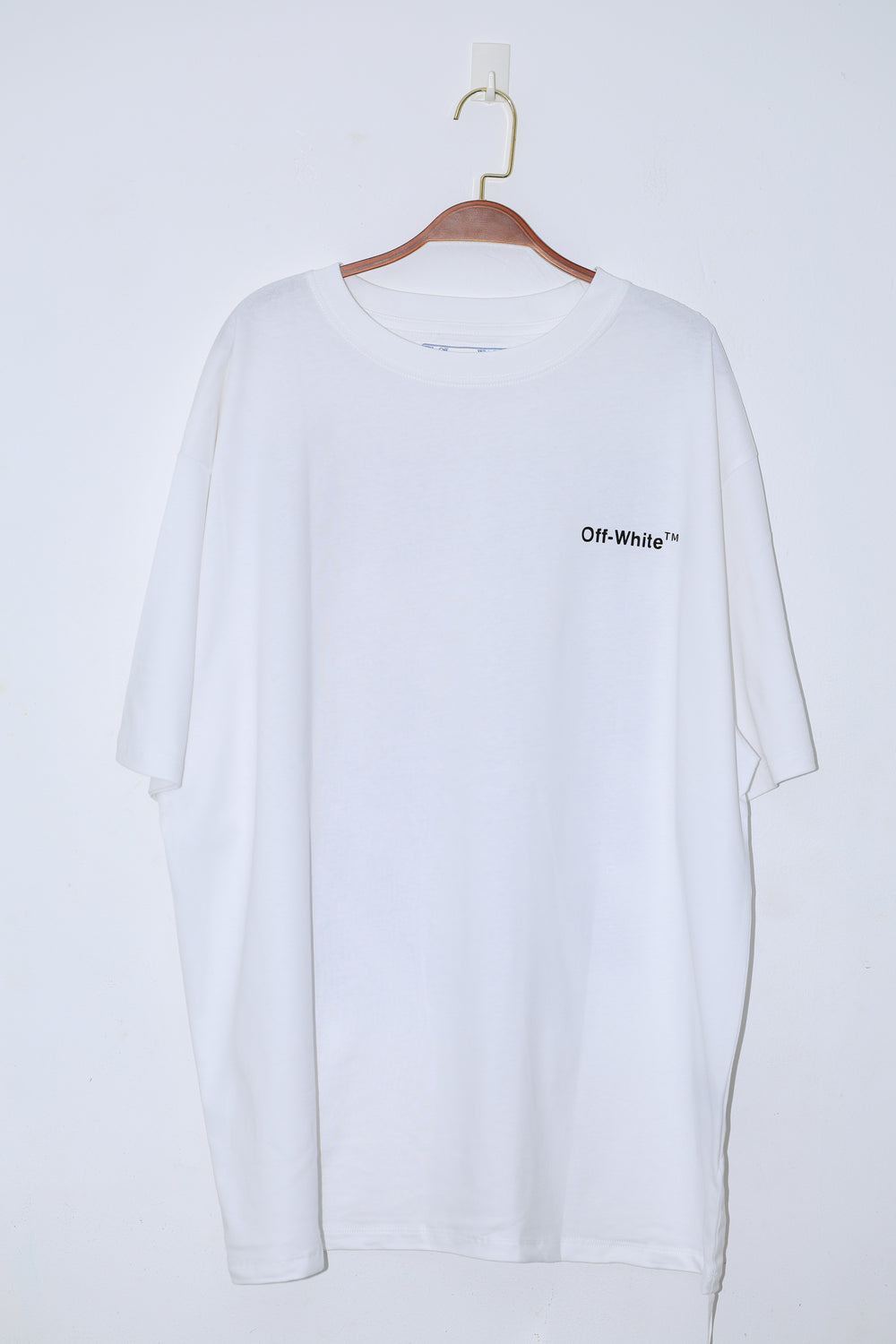OFF WHITE