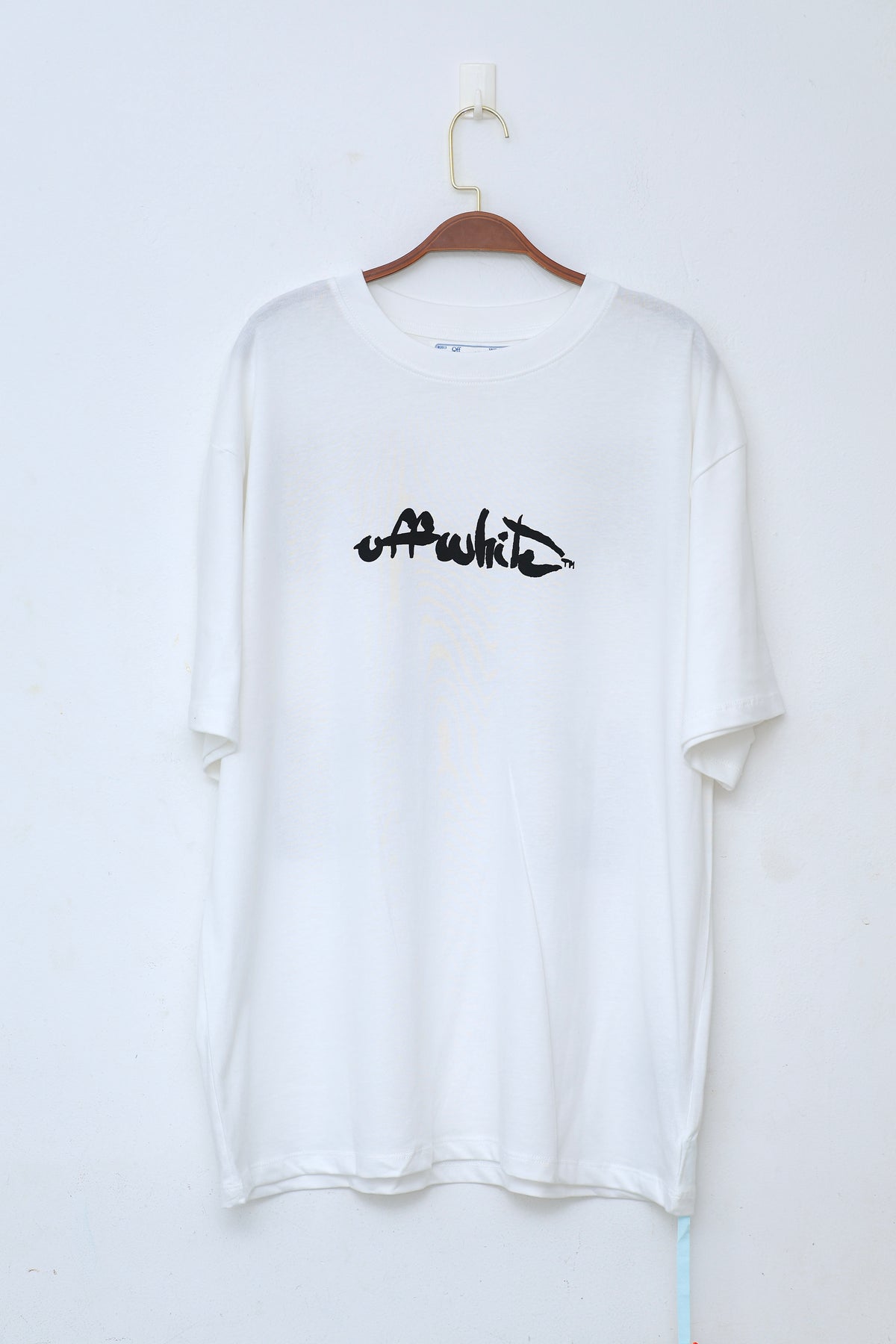 OFF WHITE