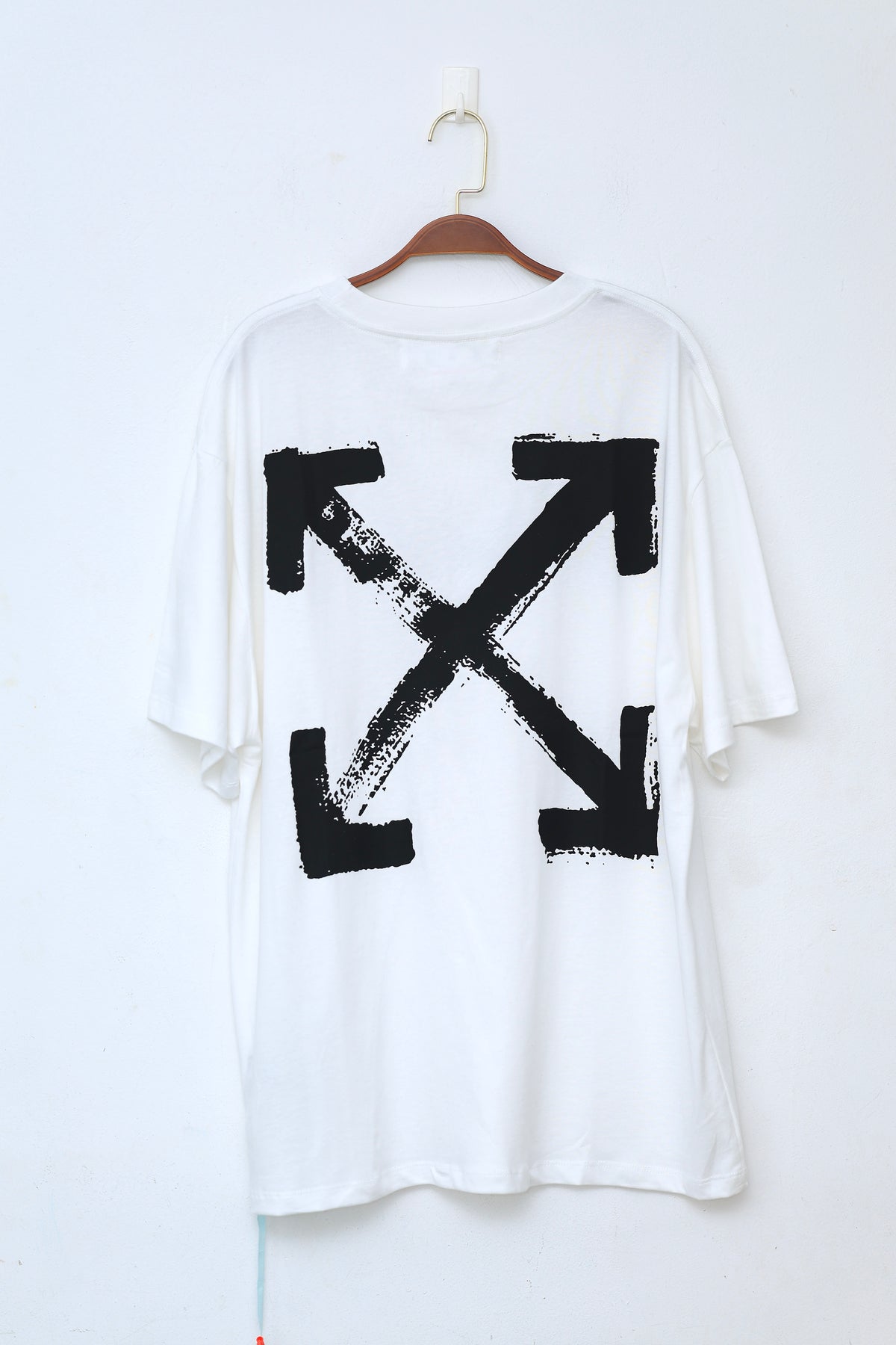 OFF WHITE