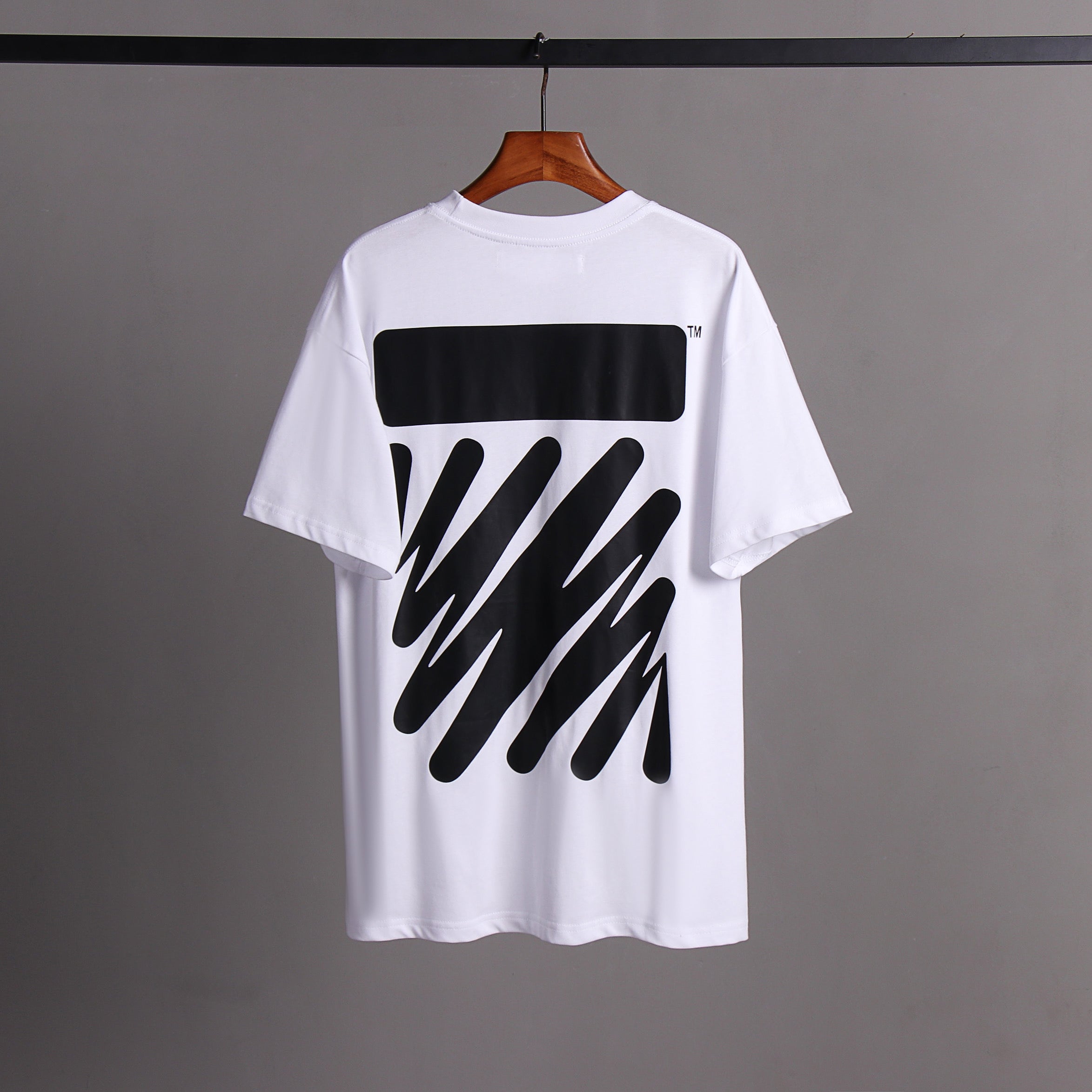 OW T-shirt listrada zebra ondulada